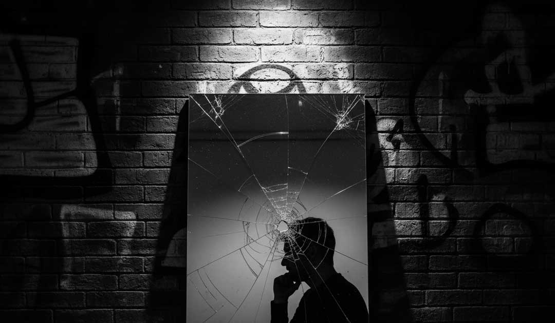 frases de la vida real crudas y cínicas para la reflexión